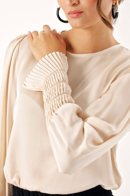 Powder Pleated detailed blouse 19911