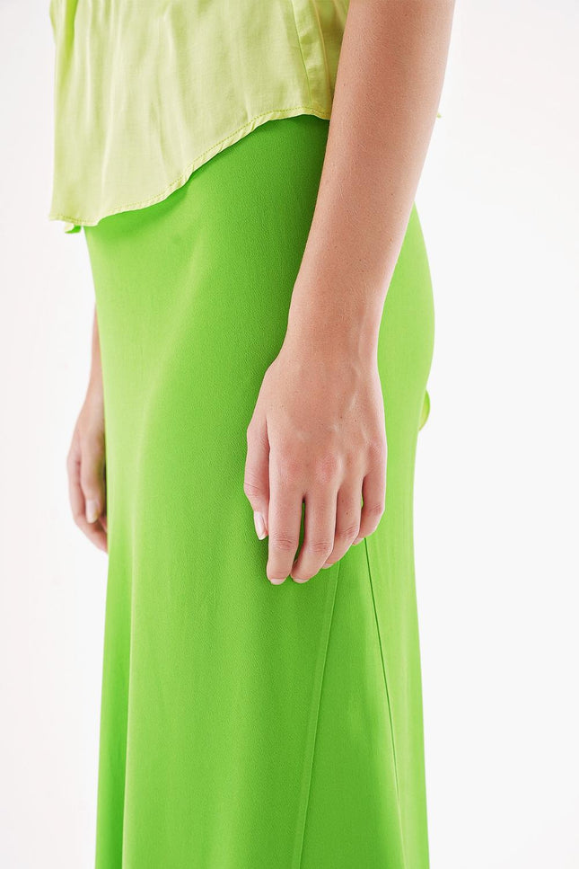 Green Long satin skirt with elastic waist 81298